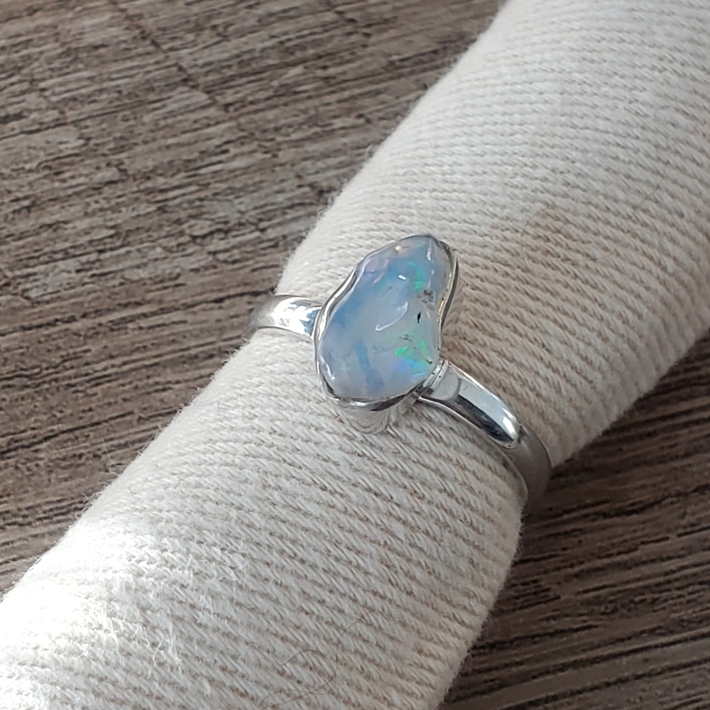 Natural Ethiopian Opal Set in 925 Solid Sterling Silver Ring - Picture 1 of 12